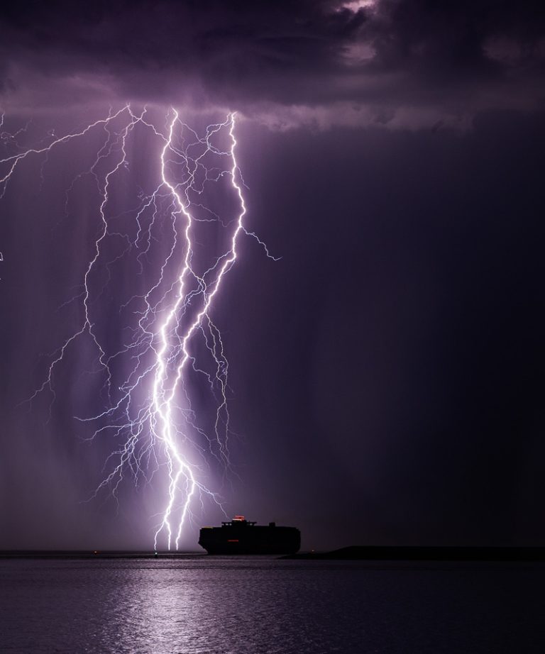 Onweer Westerschelde door Paul Begeijn